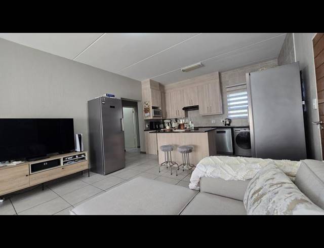2 BEDROOM PROPERTY TO RENT IN VICTORY PARK
